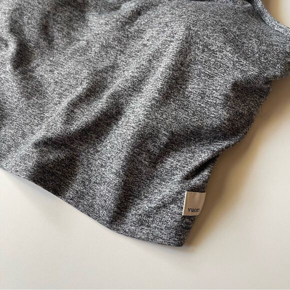 Vuori Halo Performance Crop Top in heather gray large - Picture 4 of 7